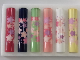 さくら満天シリーズハンコとして新登場です！満開のさくらが可愛らしく、楽しく感じさせてくれます。サクラ咲くさくらを色々な場面でお使いください。